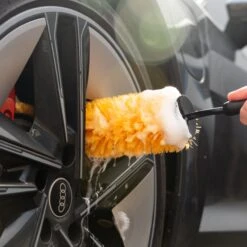 Wheel Barrel Brush -Urban Wear Online Shop DSC6532