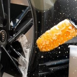 Wheel Barrel Brush -Urban Wear Online Shop DSC6549